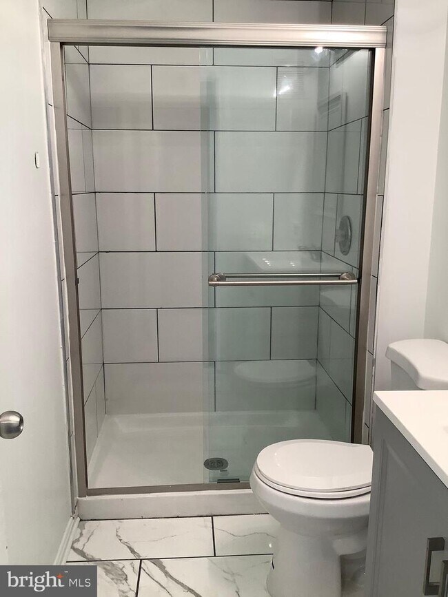 Building Photo - 12 Normandy Square Ct