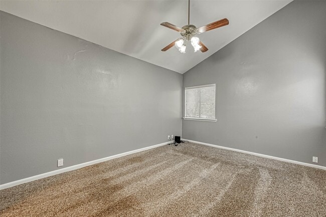 Building Photo - 11733 Lakeside Pl Dr