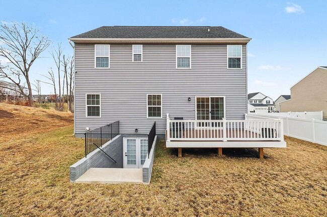 Building Photo - 484 Bridgepoint Dr