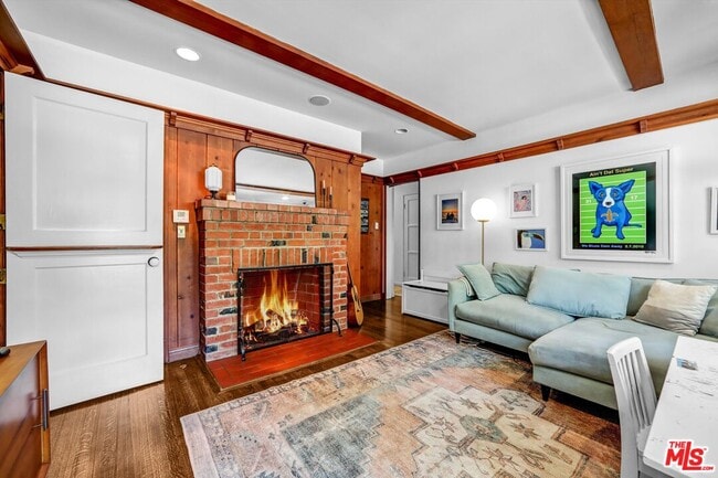 Building Photo - 3830 Vineland Ave