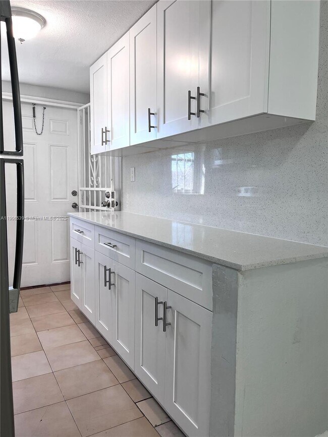 Building Photo - 3490 SW 9th St