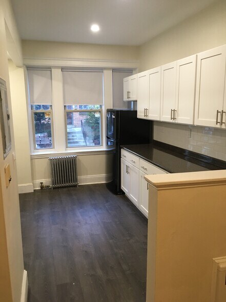 Building Photo - 1768 Beacon St