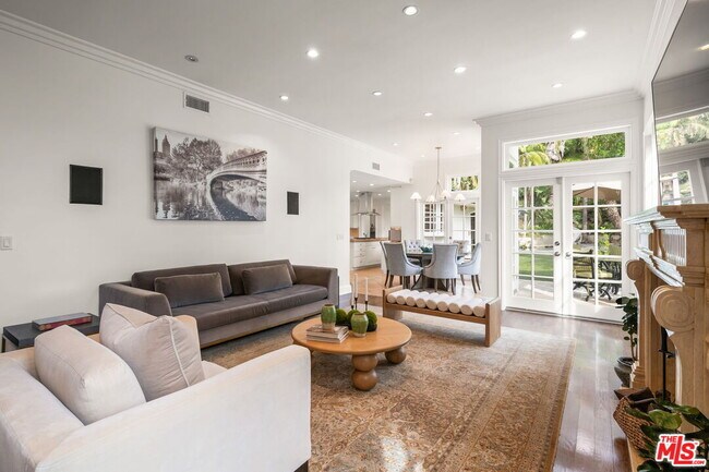 Building Photo - 9023 Alto Cedro Dr