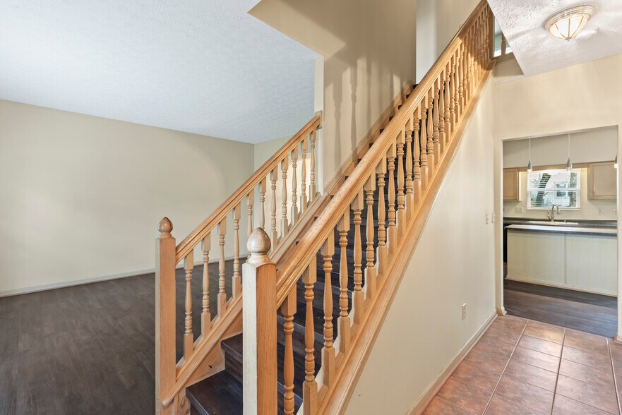 Building Photo - 7811 Waggoner Chase Blvd