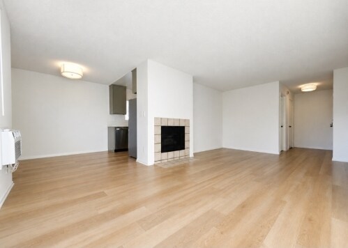 Interior Photo - 3750 Kelton Ave