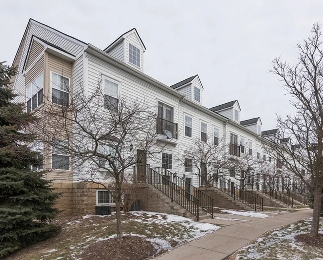 Primary Photo - 1 Month Free rent! Awesome 3 Bedroom Medic...