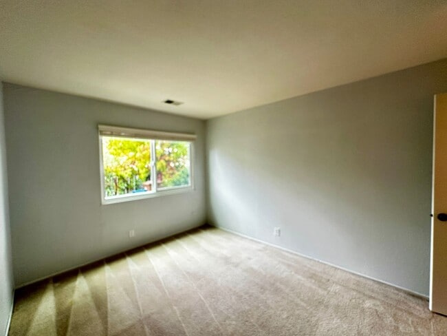 Building Photo - Single Story townhome, water/sewer paid by...