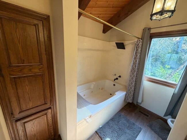 Building Photo - Beautiful Bountiful Home Near Temple & Mueller Park – Prime Location