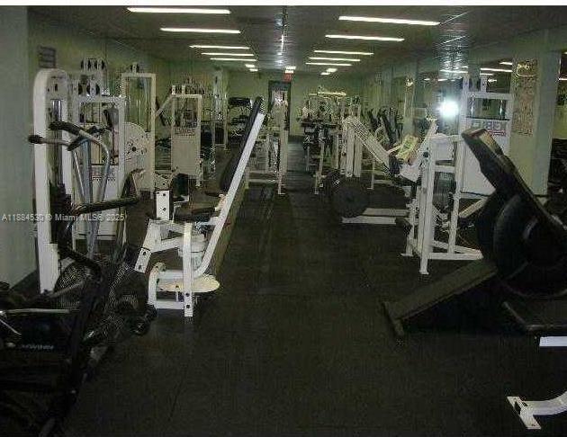 Building Photo - 4599 Carambola Cir S