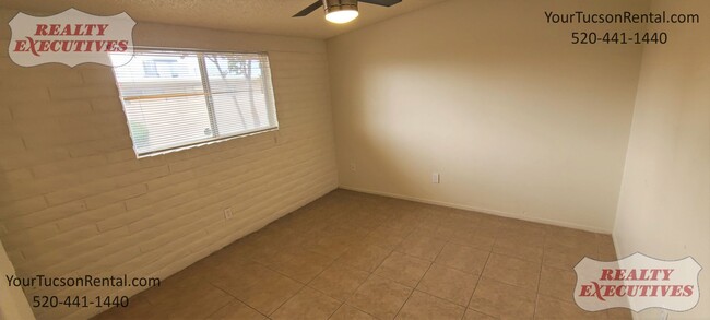 Building Photo - Country Club & Fort Lowell area - 2 Beds 1...