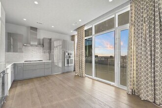 Building Photo - 4521 San Felipe St