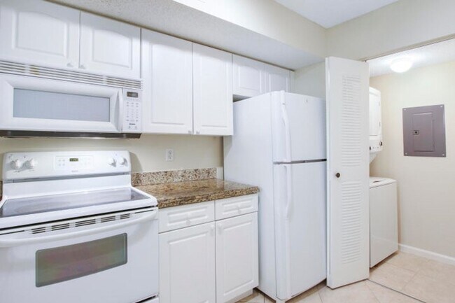 Building Photo - 284 Village Blvd