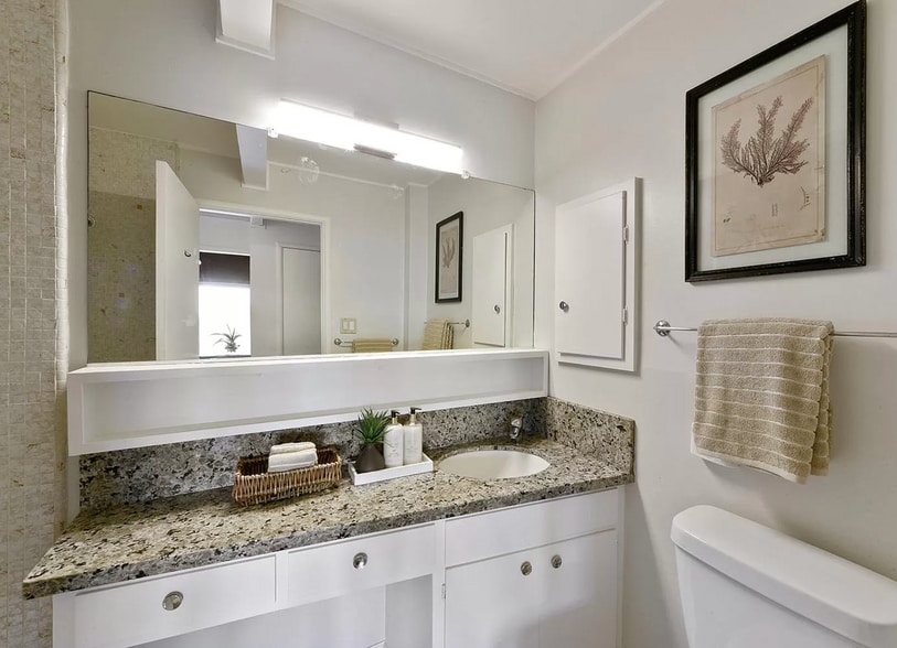 Bathroom - 1427 Grizzly Peak Blvd