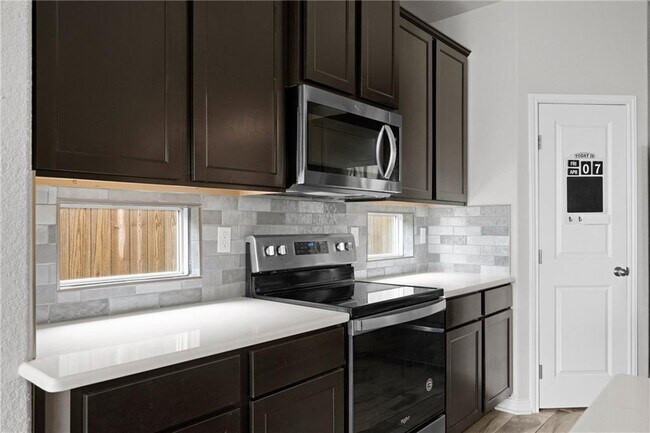Building Photo - 9409 Sedalia Trl