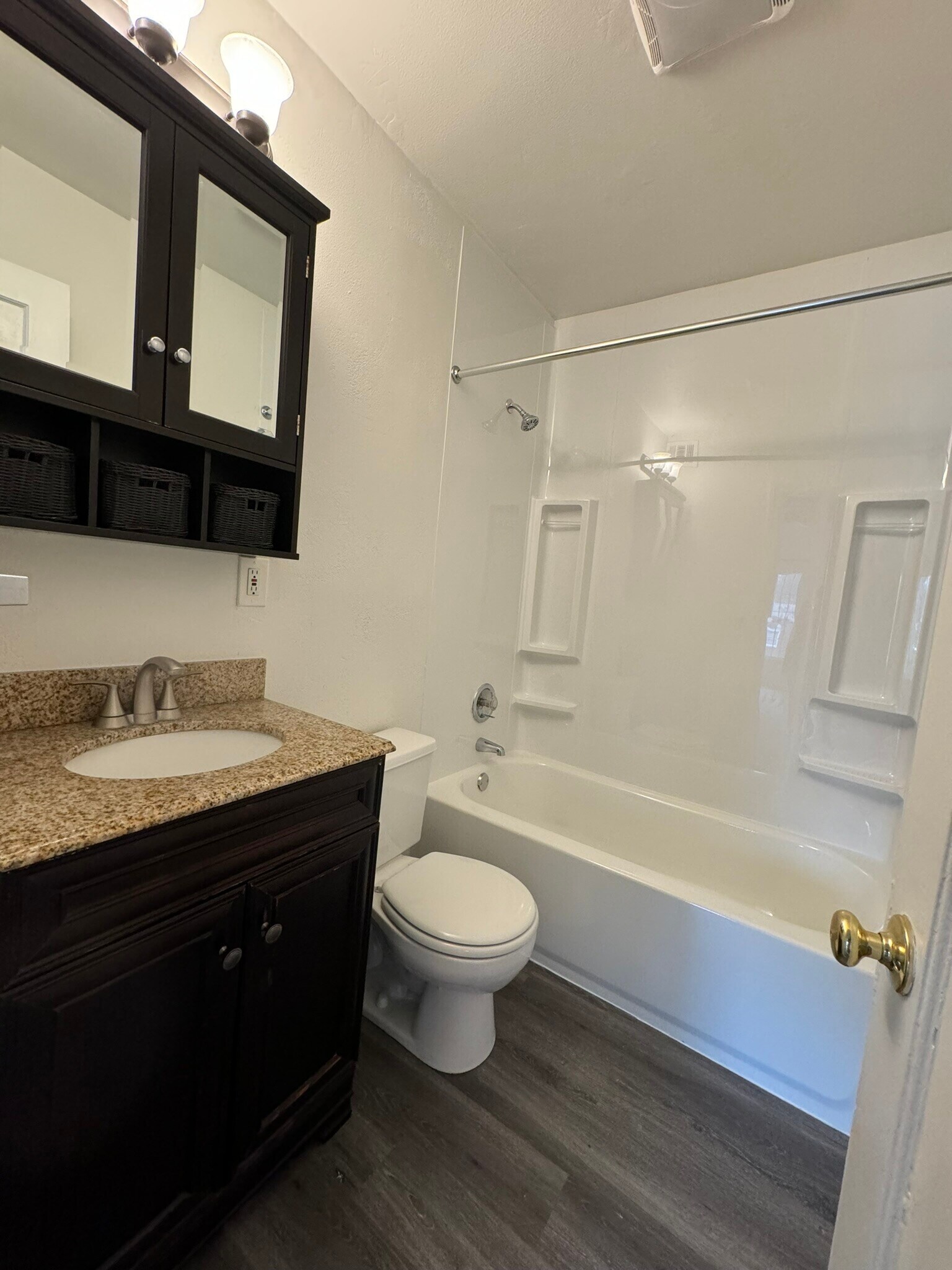 Building Photo - 110 Southvue Ct