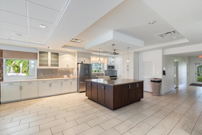 Building Photo - 3300 S Ocean Blvd