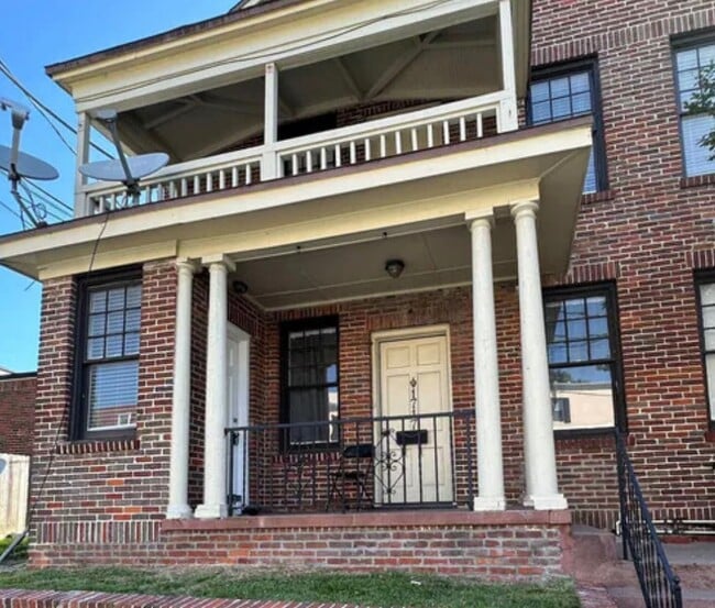 Building Photo - 1715 Mallory St