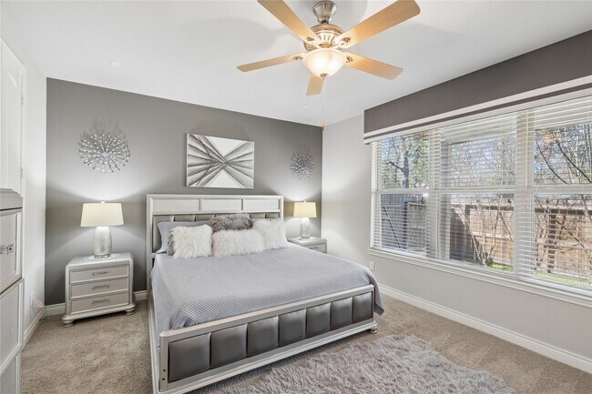 Building Photo - 9018 Meacom Dr