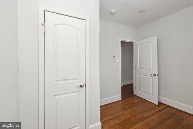 Building Photo - 3406 Stockton St