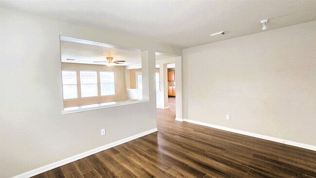 Building Photo - 29303 Legends Hill Dr