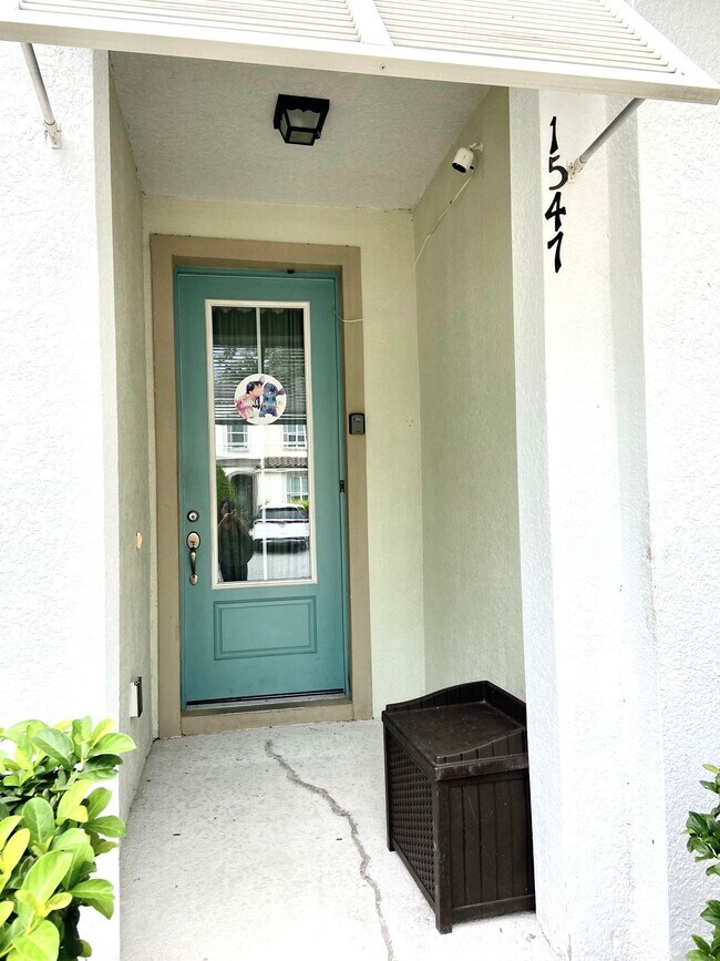 Building Photo - 1547 Carey Palm Cir