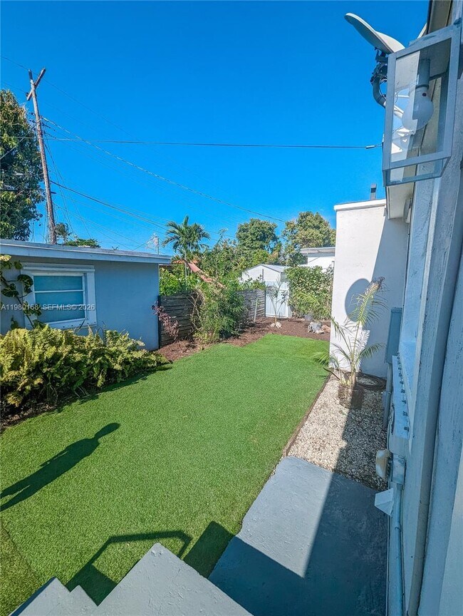 Building Photo - 1719 SW 15th St