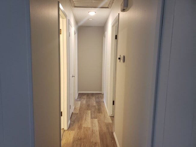 Building Photo - 1333 Meadowbrook Cir