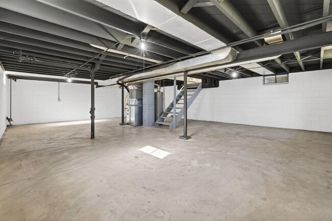 Building Photo - Saratoga Street