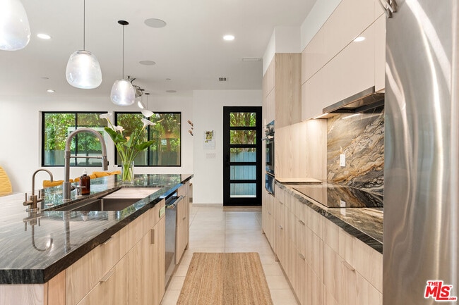 Building Photo - 4118 Higuera St