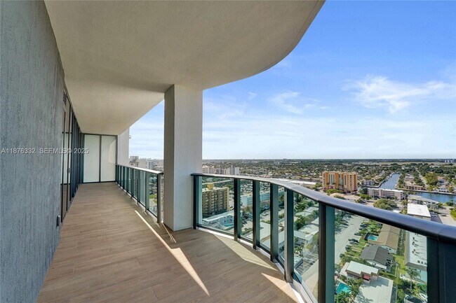 Building Photo - 900 N Ocean Blvd