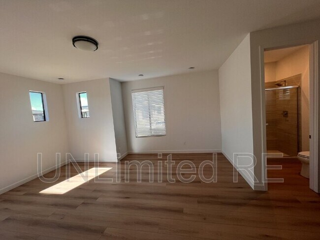 Building Photo - 5705 E Cannon Pl