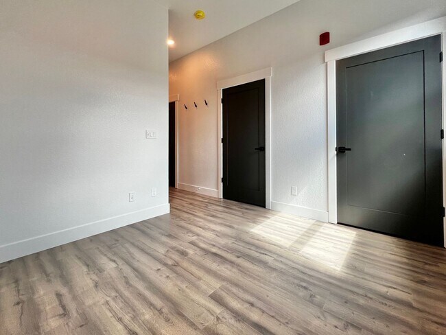 Building Photo - Newer Build in Downtown Loveland Apartments!