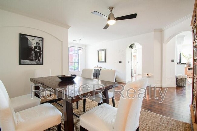 Building Photo - 2717 Via Cipriani