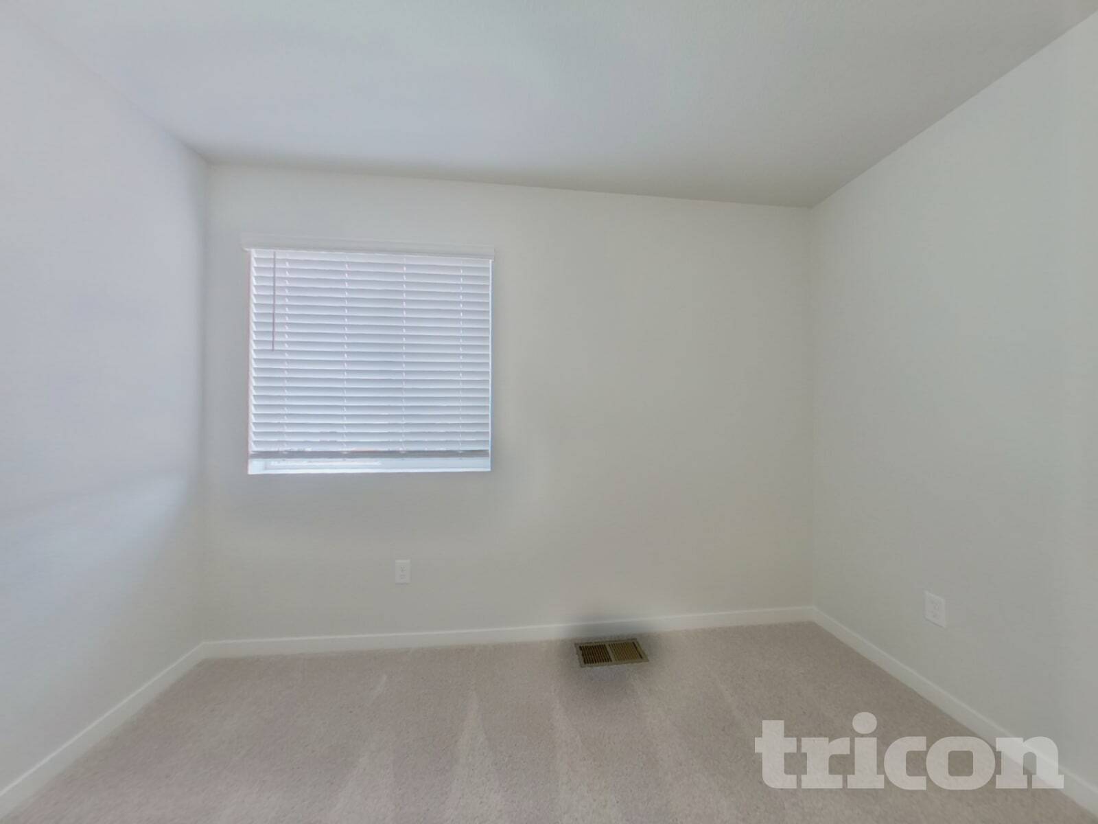 Building Photo - 1384 Orchard St