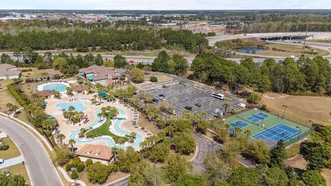 Building Photo - 264 Viareggio Road