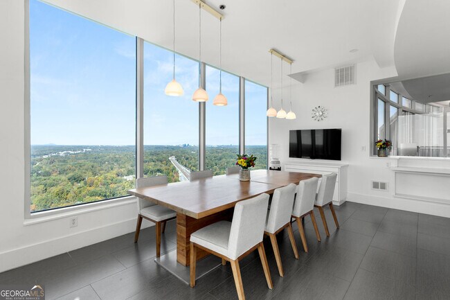 Building Photo - 3338 Peachtree Rd NE