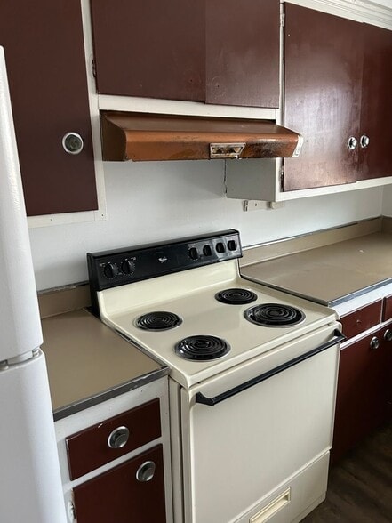 Building Photo - 29206 Longview Ave