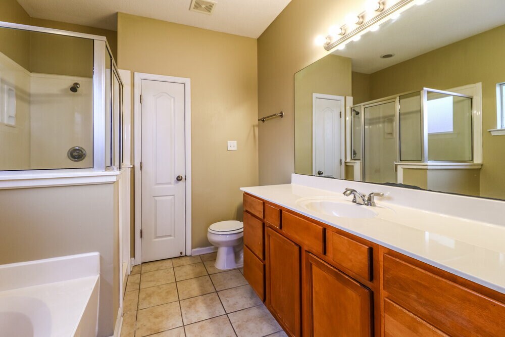 Building Photo - 10203 Sterling Ridge Dr
