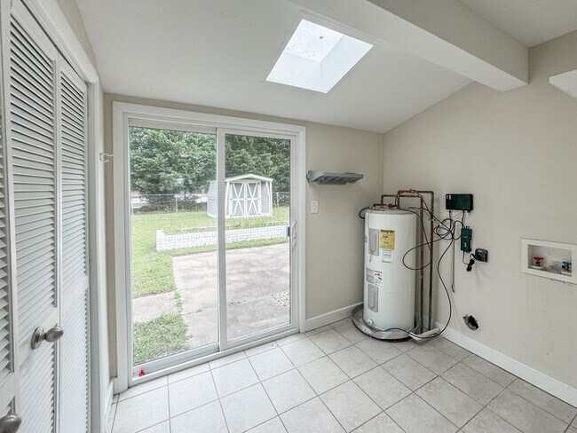 Building Photo - Charming Ranch in Highly Sought-After Grea...