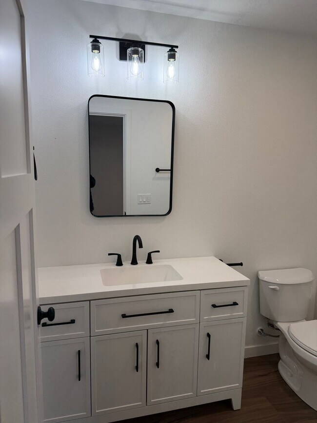 Building Photo - Brand new 3 bedroom 3 full bath townhouse in Thurston! MOVE IN SPECIAL!