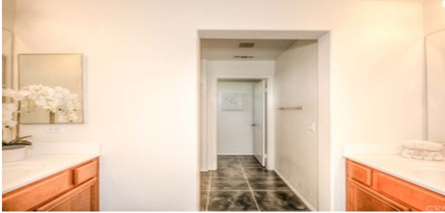Master Restroom - 1400 Cobblestone Ln