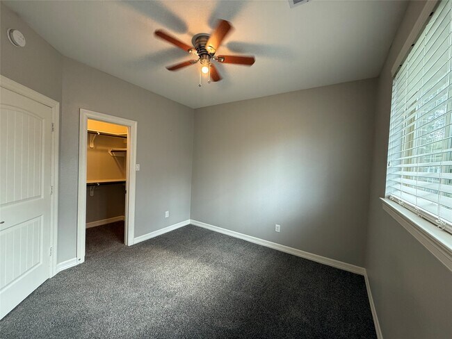 Building Photo - 1555 Primrose St