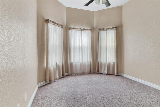 Building Photo - Sandstone Ranch Estates El Paso 3 Bed Refrig A/C!