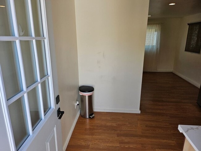 Building Photo - 20624 Kittridge St