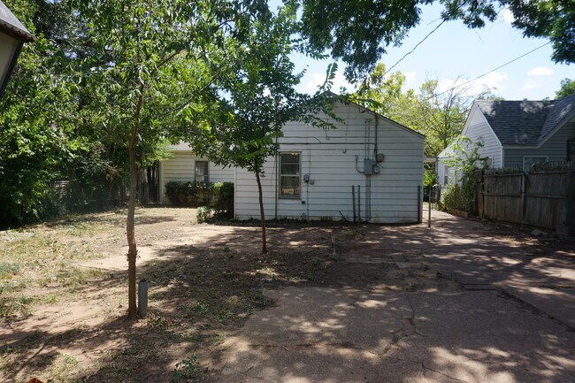 Building Photo - 1630 Speedway Ave