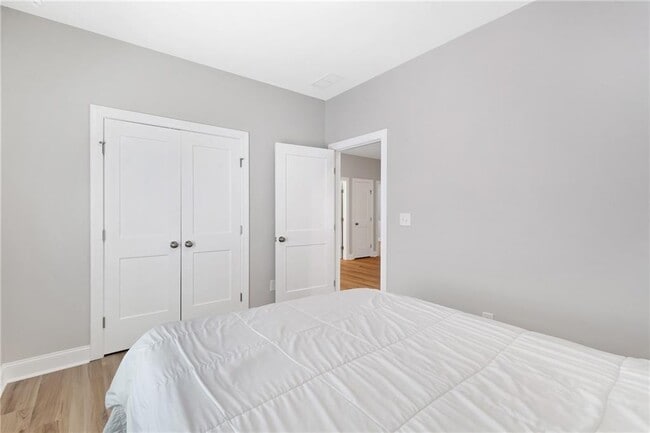 Building Photo - 1859 Commons Pl NW