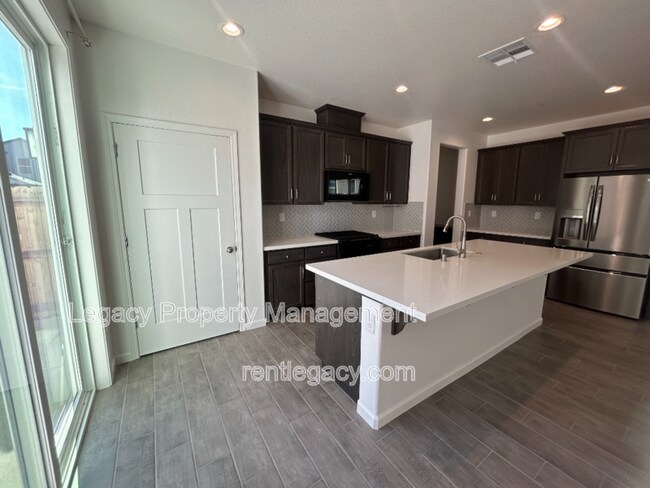 Building Photo - 1105 Hiramatsu Ln