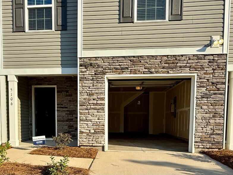 Primary Photo - 5106 Hyrule Dr