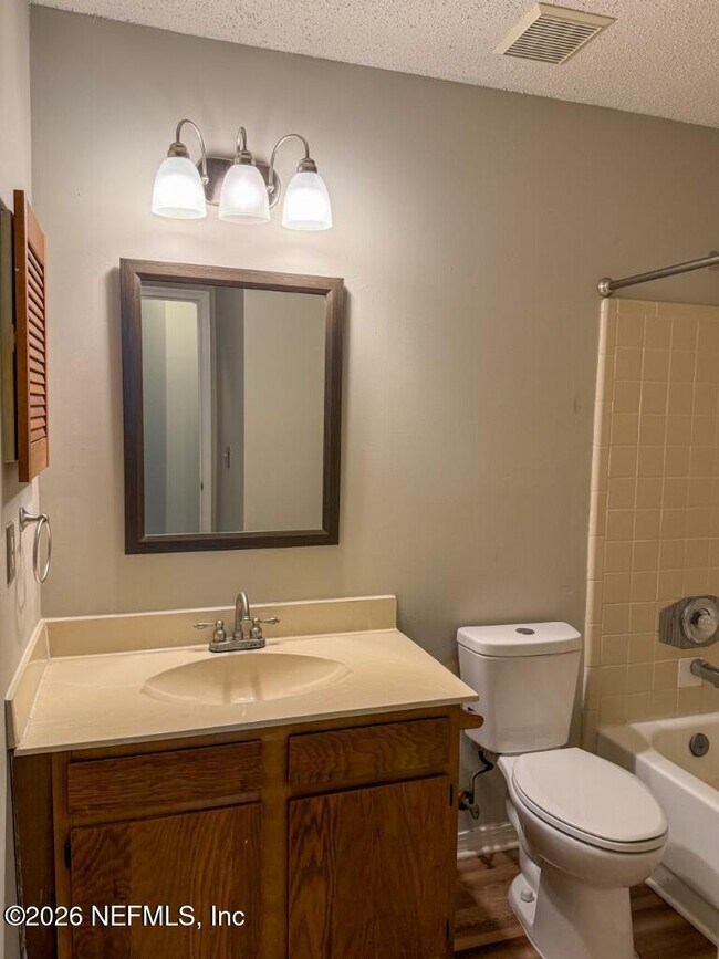 Building Photo - 1261 Montecello Dr