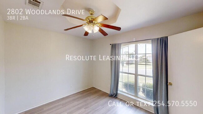 Building Photo - 2802 Woodlands Dr